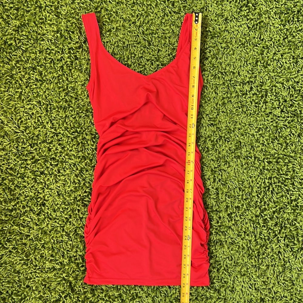 Red dress - Picture 5 of 5